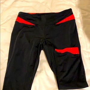 Under Armour XS cropped leggings